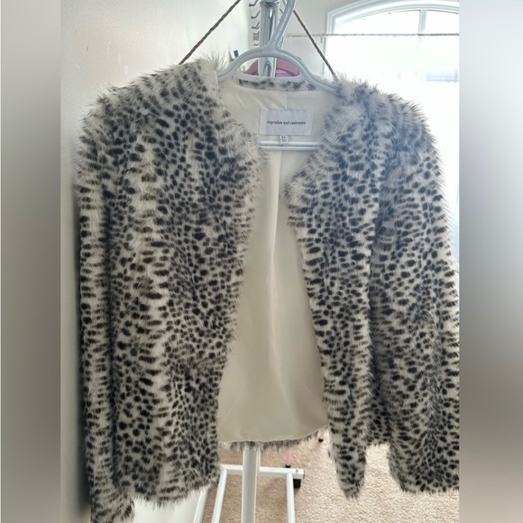 ‼️NWOT‼️ Cupcake and Cashmere print Faux fur coat‼️‼️ - Picture 5 of 5
